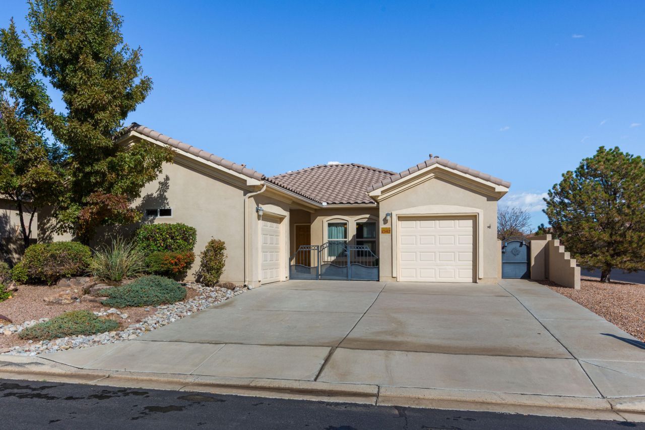 1047 Prairie Zinnia Drive, Bernalillo, NM 87004 Main Photo