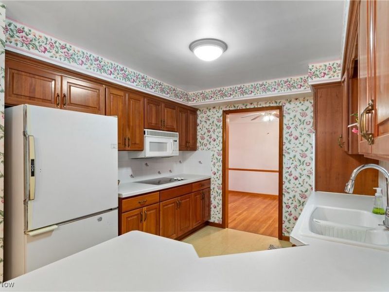 4464 W 224th Street, Fairview Park, OH 44126 Photo 11