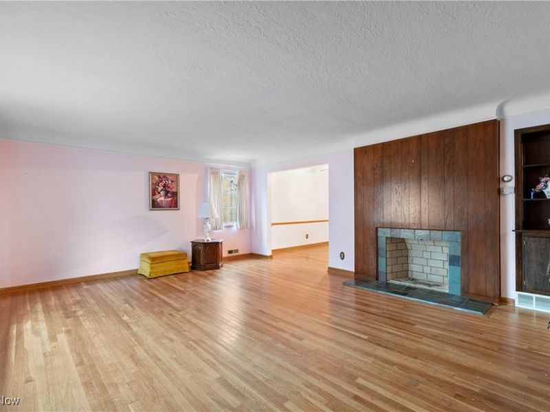 4464 W 224th Street, Fairview Park, OH 44126 Photo 3