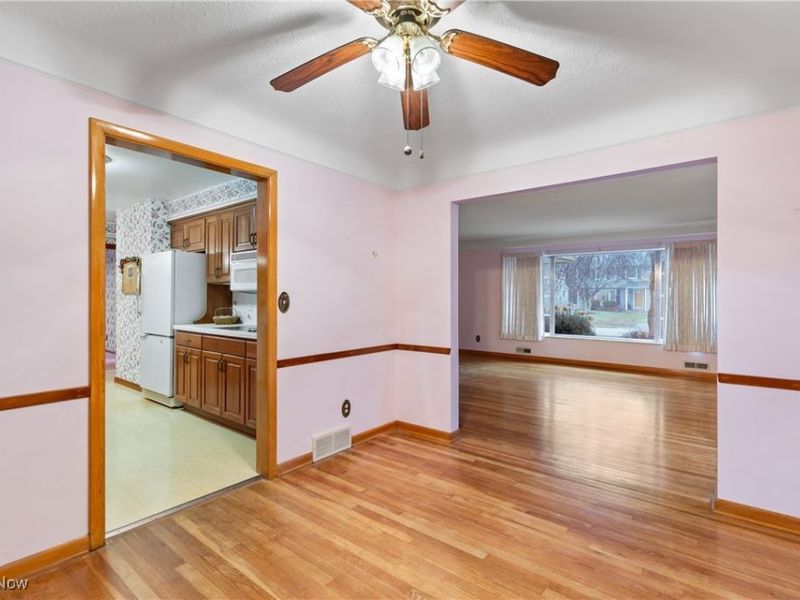 4464 W 224th Street, Fairview Park, OH 44126 Photo 8