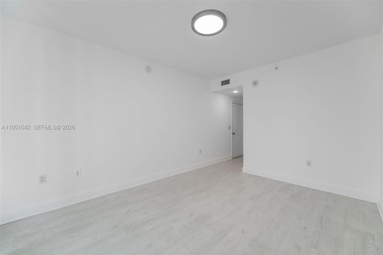 1250 S Miami Ave , Unit 1906, Miami, FL 33130 Photo