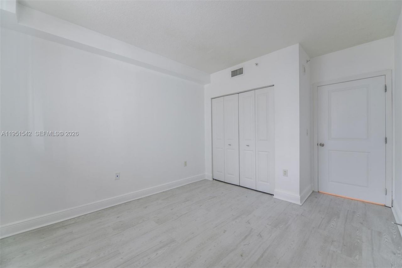 1250 S Miami Ave , Unit 1906, Miami, FL 33130 Photo