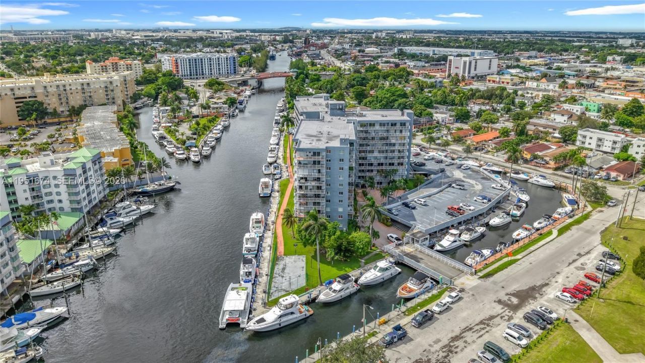 1800 NW 24th Ave, Unit 1020, Miami, FL 33125 Photo