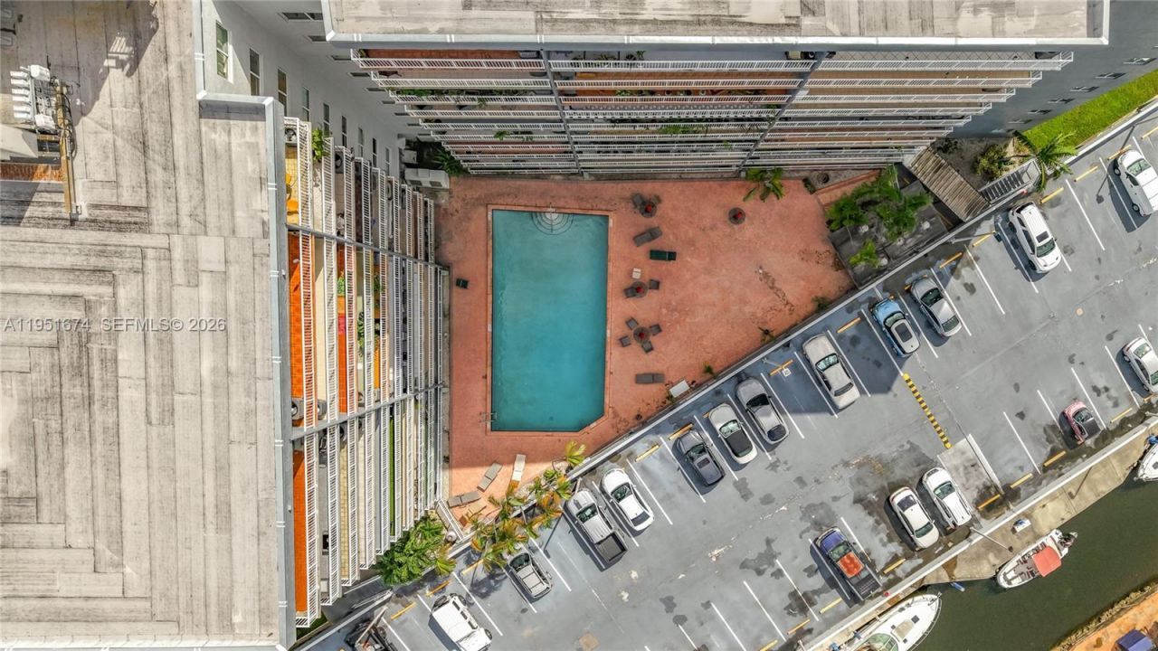 1800 NW 24th Ave, Unit 1020, Miami, FL 33125 Photo