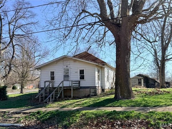 518 North Avenue, Panama, IL 62077