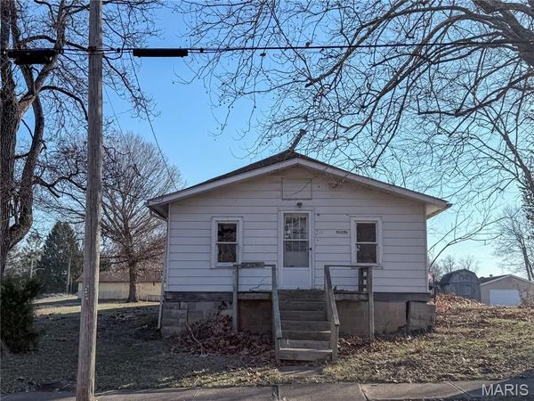 518 North Avenue, Panama, IL 62077