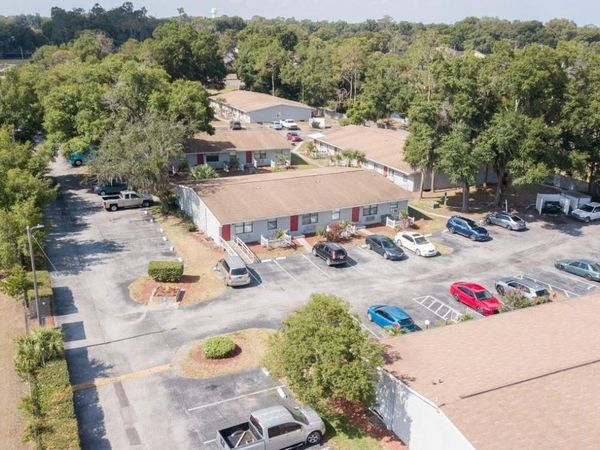 1400 STRAWBERRY PLACE, Unit 27, PLANT CITY, FL 33563