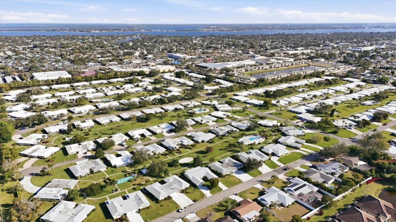 6811 10th Avenue W, Bradenton, FL 34209 Photo