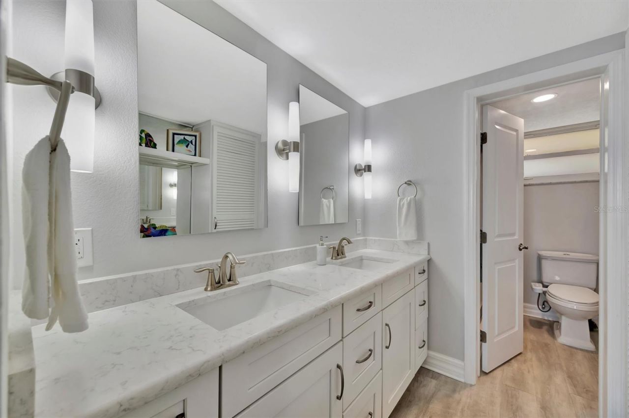 4310 Falmouth Drive, Unit 102, Longboat Key, FL 34228 Photo