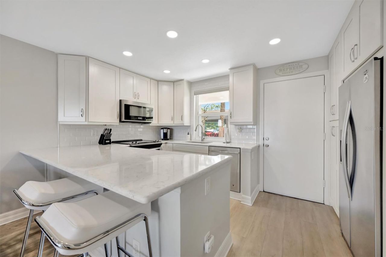 4310 Falmouth Drive, Unit 102, Longboat Key, FL 34228 Photo