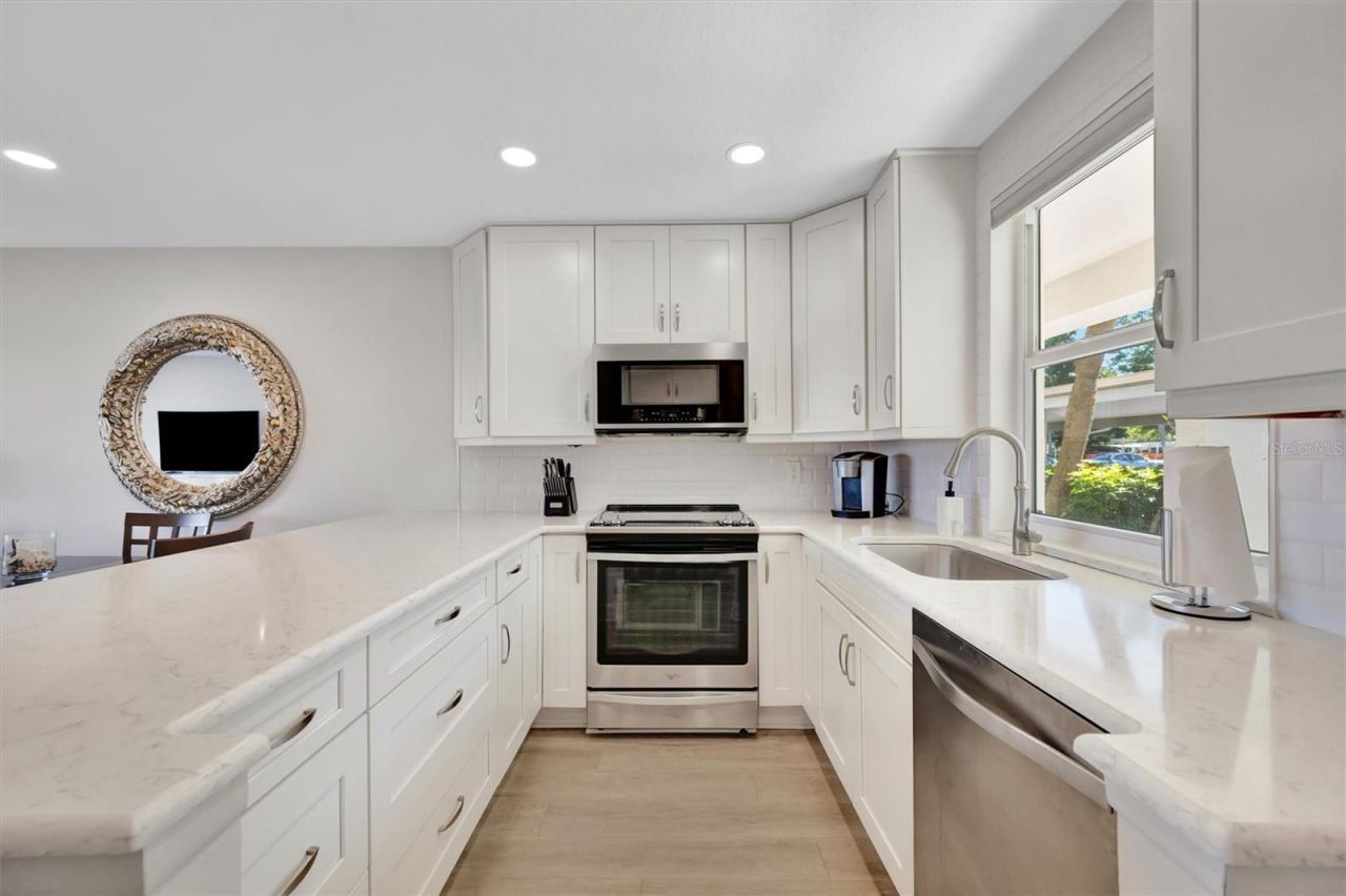 4310 Falmouth Drive, Unit 102, Longboat Key, FL 34228 Photo