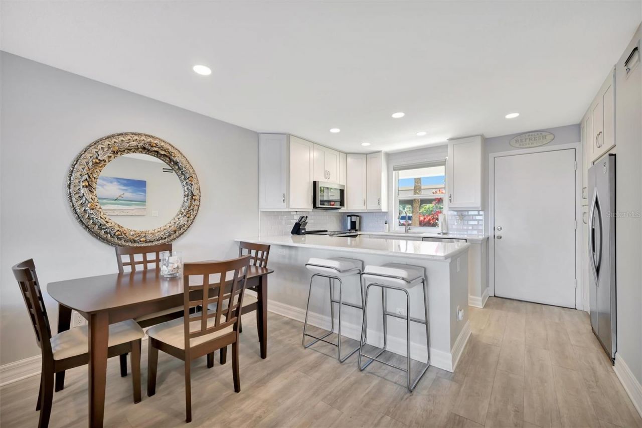 4310 Falmouth Drive, Unit 102, Longboat Key, FL 34228 Photo