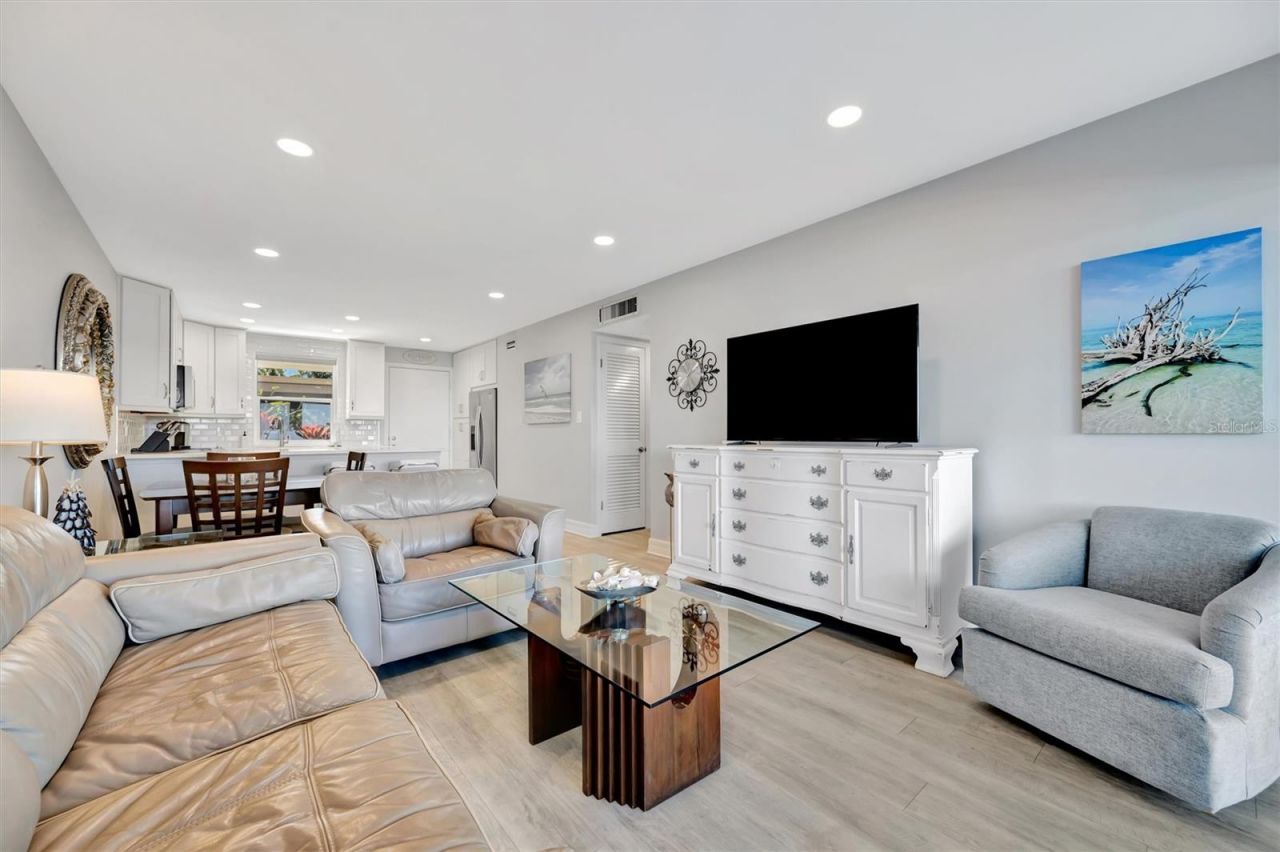 4310 Falmouth Drive, Unit 102, Longboat Key, FL 34228 Photo