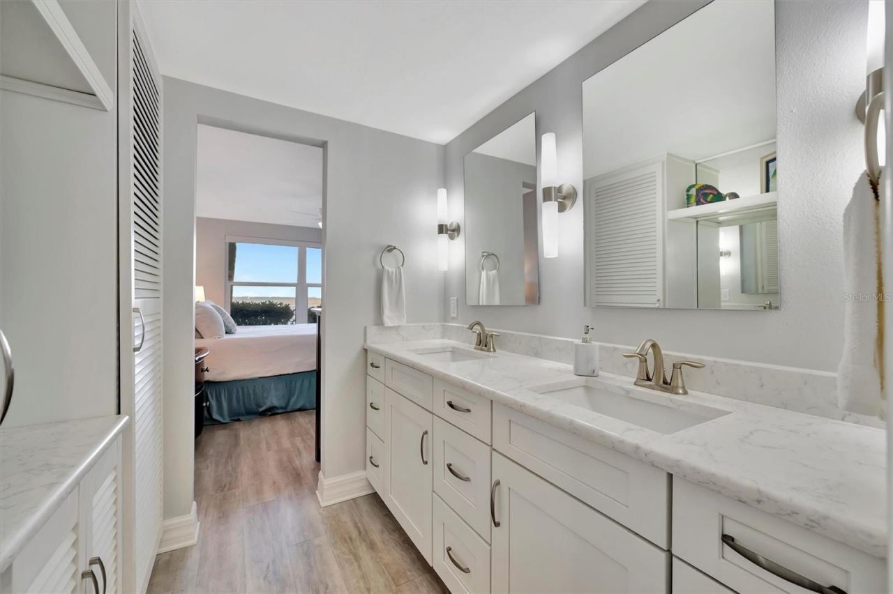 4310 Falmouth Drive, Unit 102, Longboat Key, FL 34228 Photo