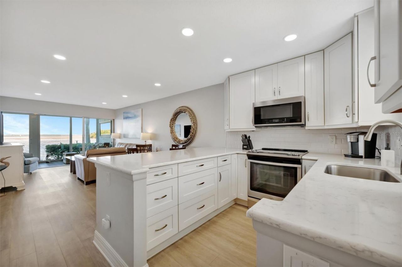 4310 Falmouth Drive, Unit 102, Longboat Key, FL 34228 Photo