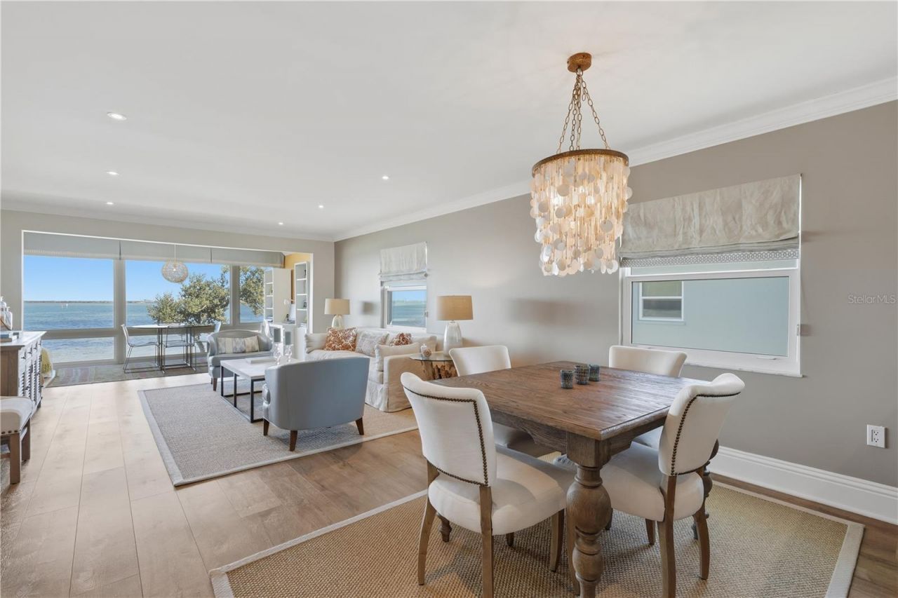 600 Manatee Avenue, Unit 210, Holmes Beach, FL 34217 Photo