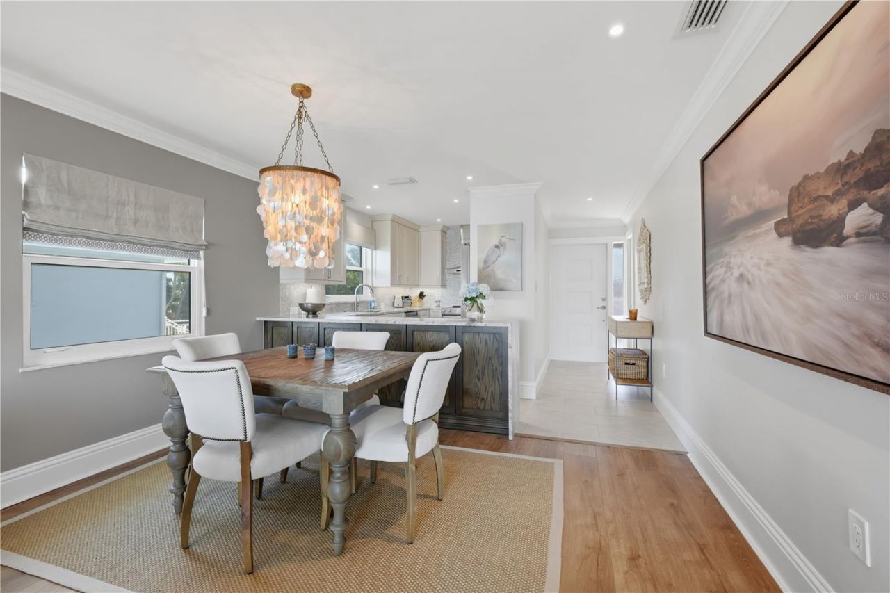 600 Manatee Avenue, Unit 210, Holmes Beach, FL 34217 Photo