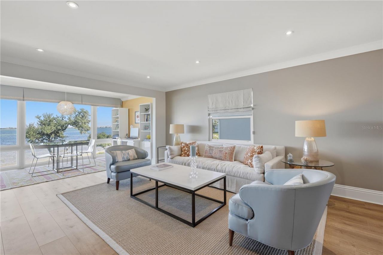 600 Manatee Avenue, Unit 210, Holmes Beach, FL 34217 Photo