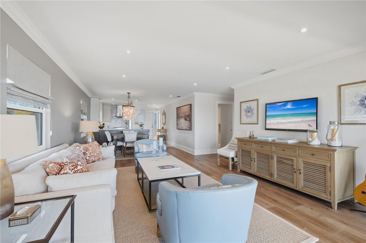 600 Manatee Avenue, Unit 210, Holmes Beach, FL 34217 Photo