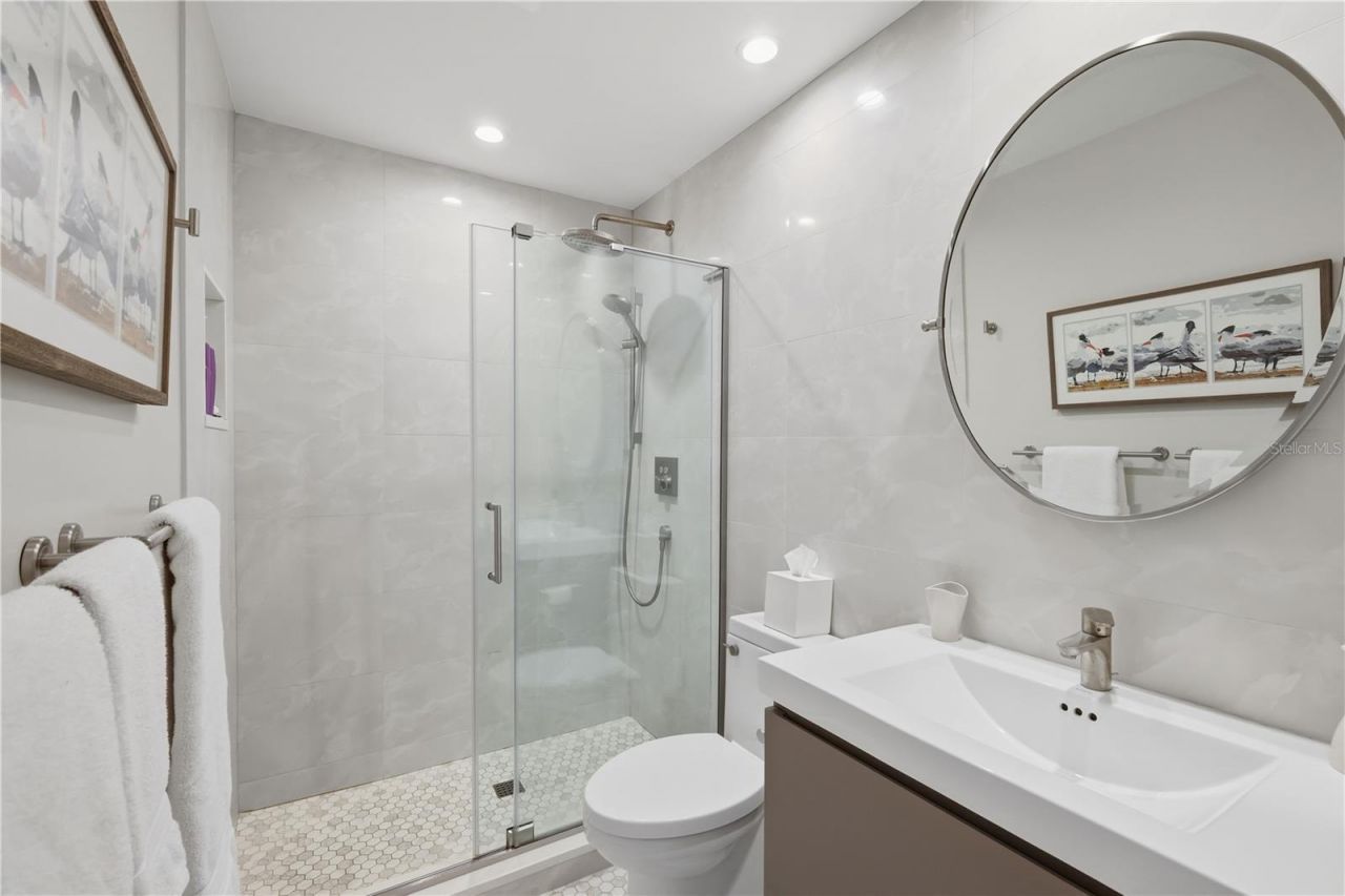 600 Manatee Avenue, Unit 210, Holmes Beach, FL 34217 Photo