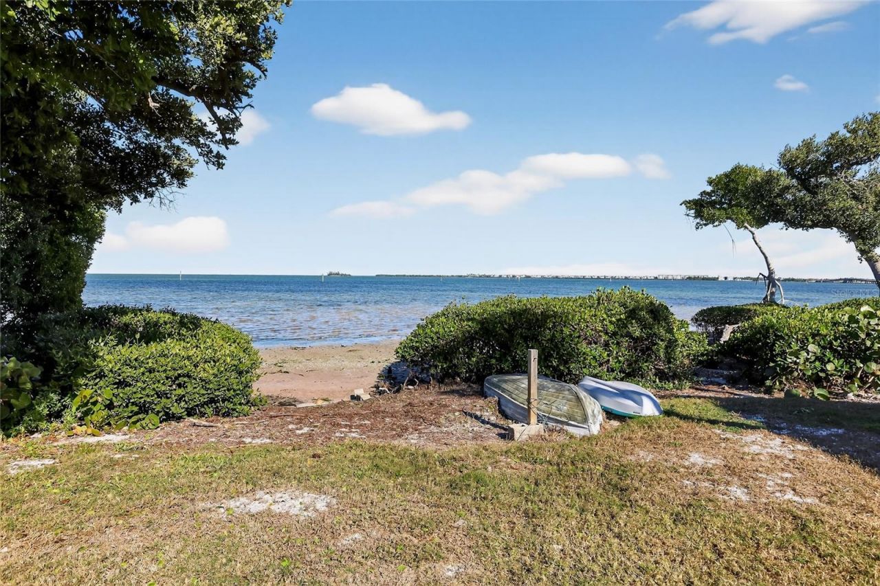 600 Manatee Avenue, Unit 210, Holmes Beach, FL 34217 Photo