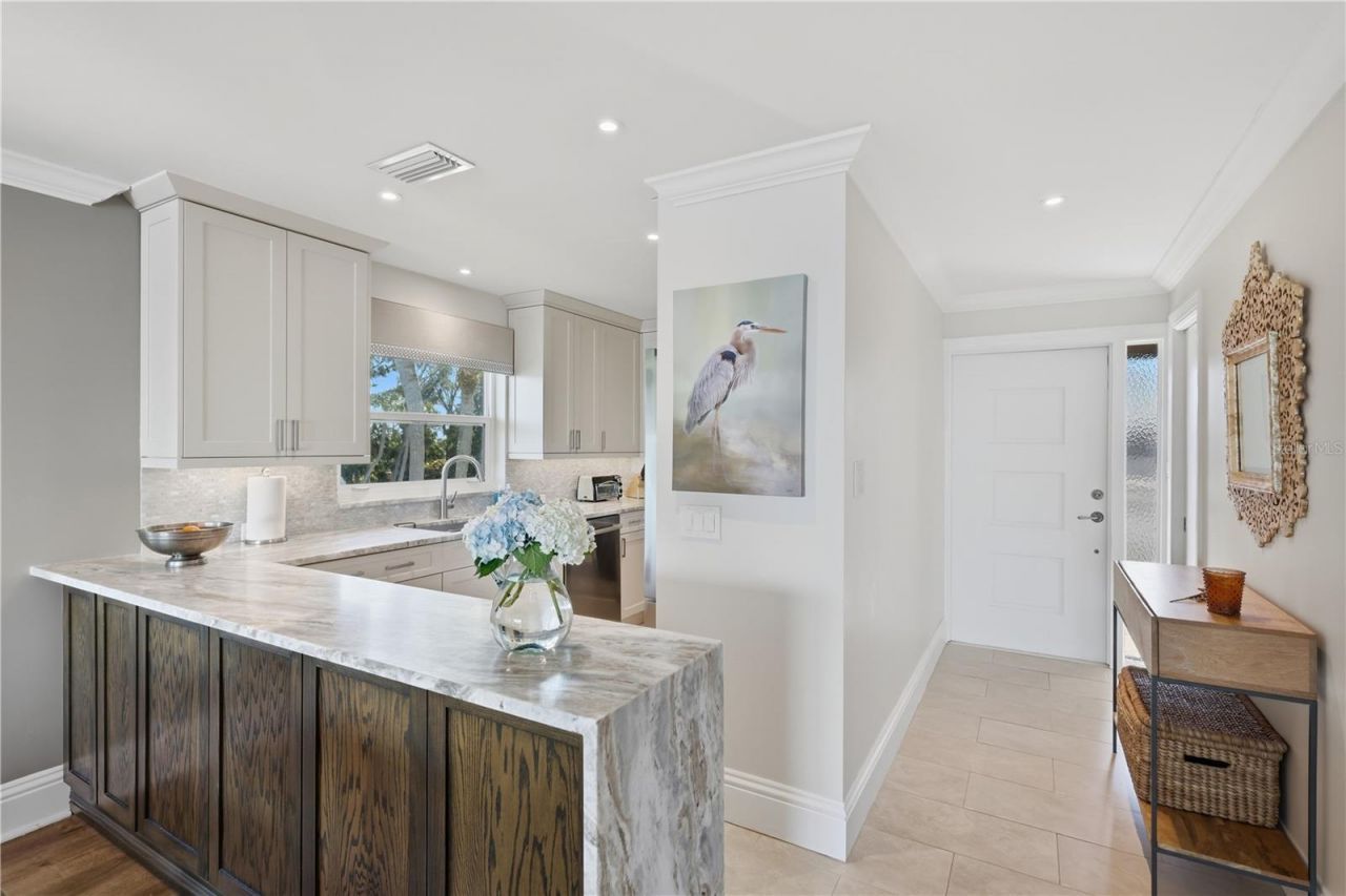 600 Manatee Avenue, Unit 210, Holmes Beach, FL 34217 Photo