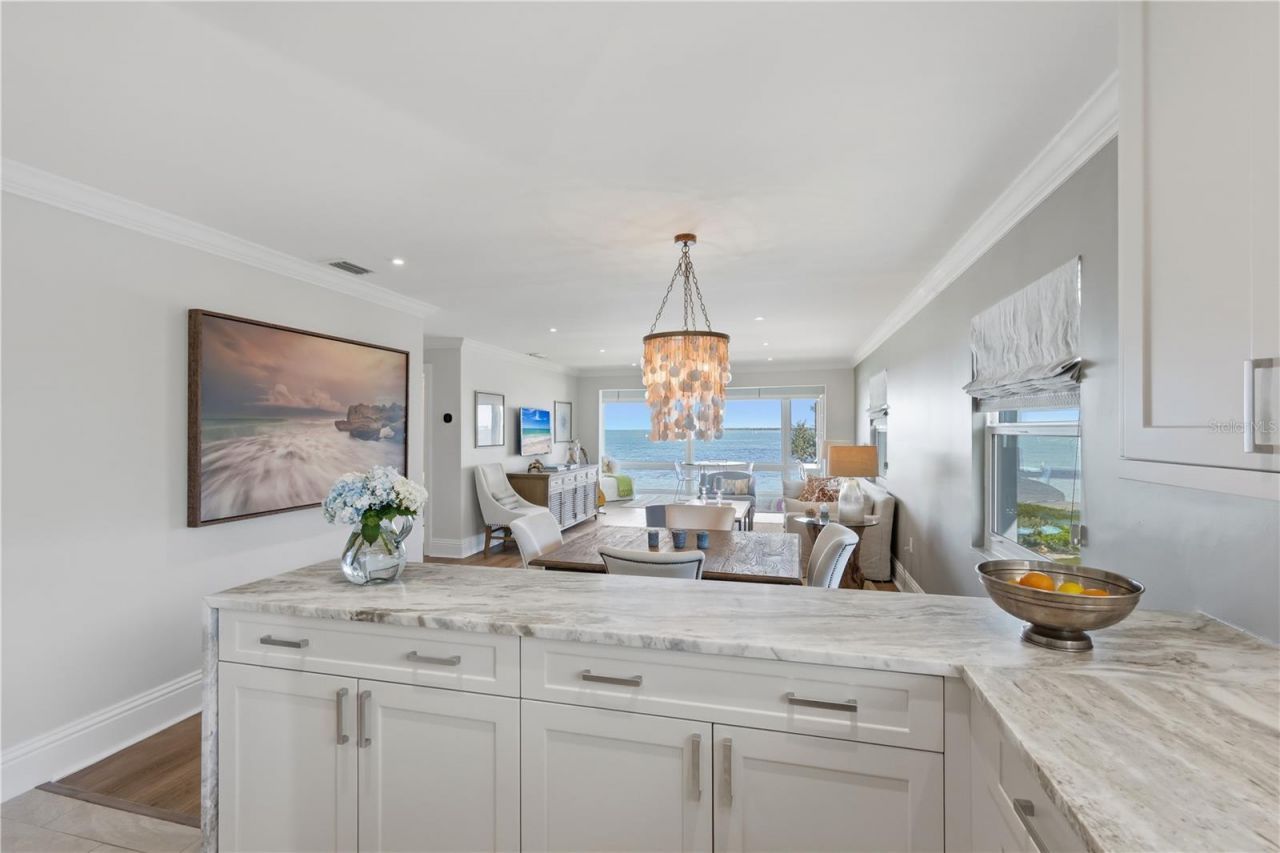 600 Manatee Avenue, Unit 210, Holmes Beach, FL 34217 Photo