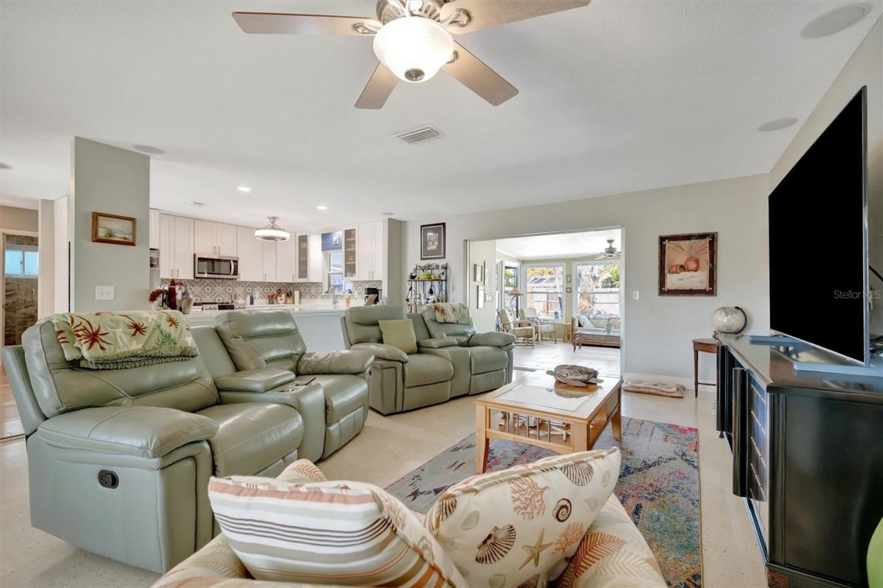 5918 8th Avenue Drive W, Bradenton, FL 34209 Photo