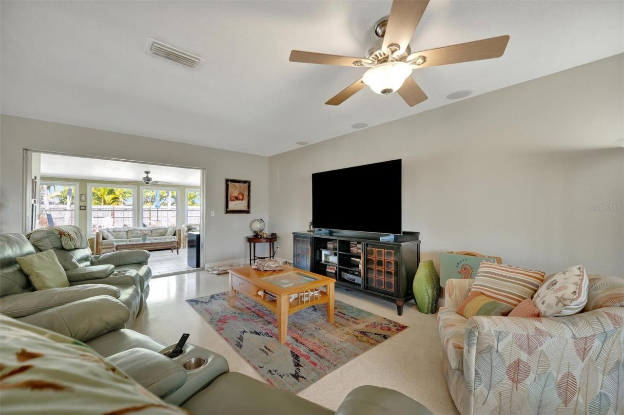 5918 8th Avenue Drive W, Bradenton, FL 34209 Photo