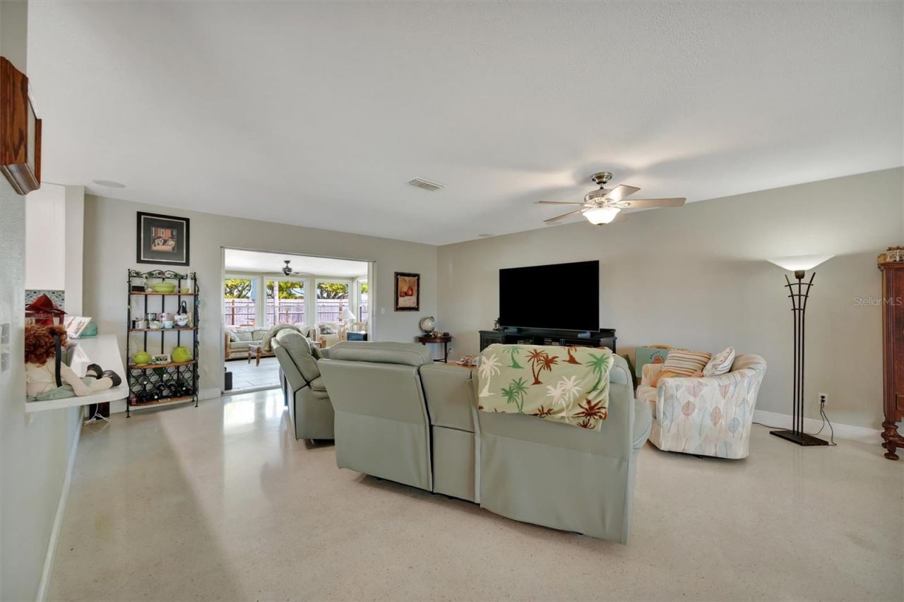 5918 8th Avenue Drive W, Bradenton, FL 34209 Photo