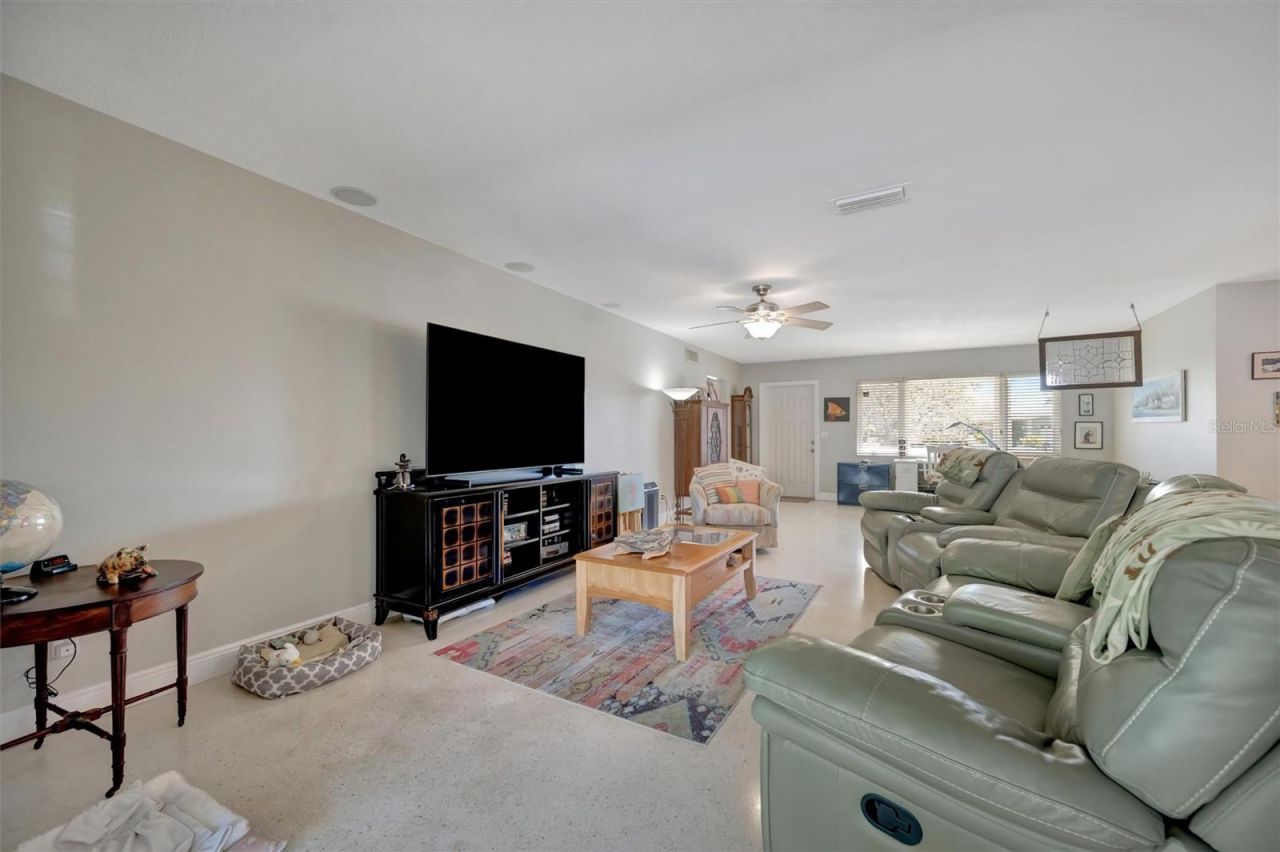 5918 8th Avenue Drive W, Bradenton, FL 34209 Photo