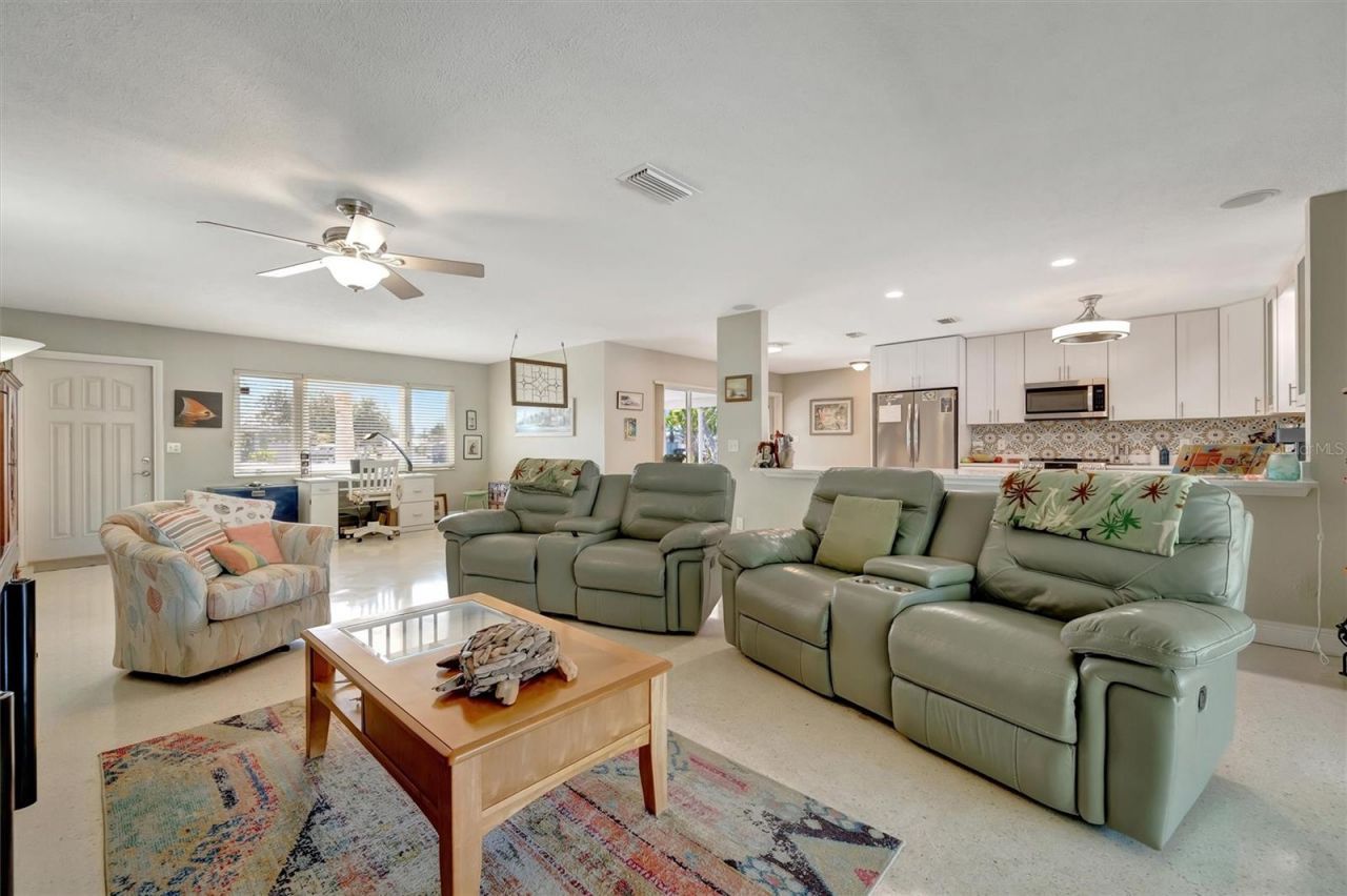 5918 8th Avenue Drive W, Bradenton, FL 34209 Photo