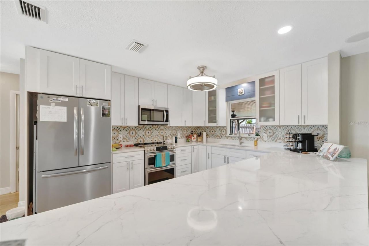 5918 8th Avenue Drive W, Bradenton, FL 34209 Photo