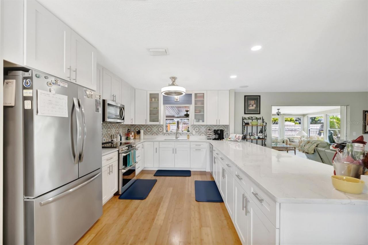 5918 8th Avenue Drive W, Bradenton, FL 34209 Photo