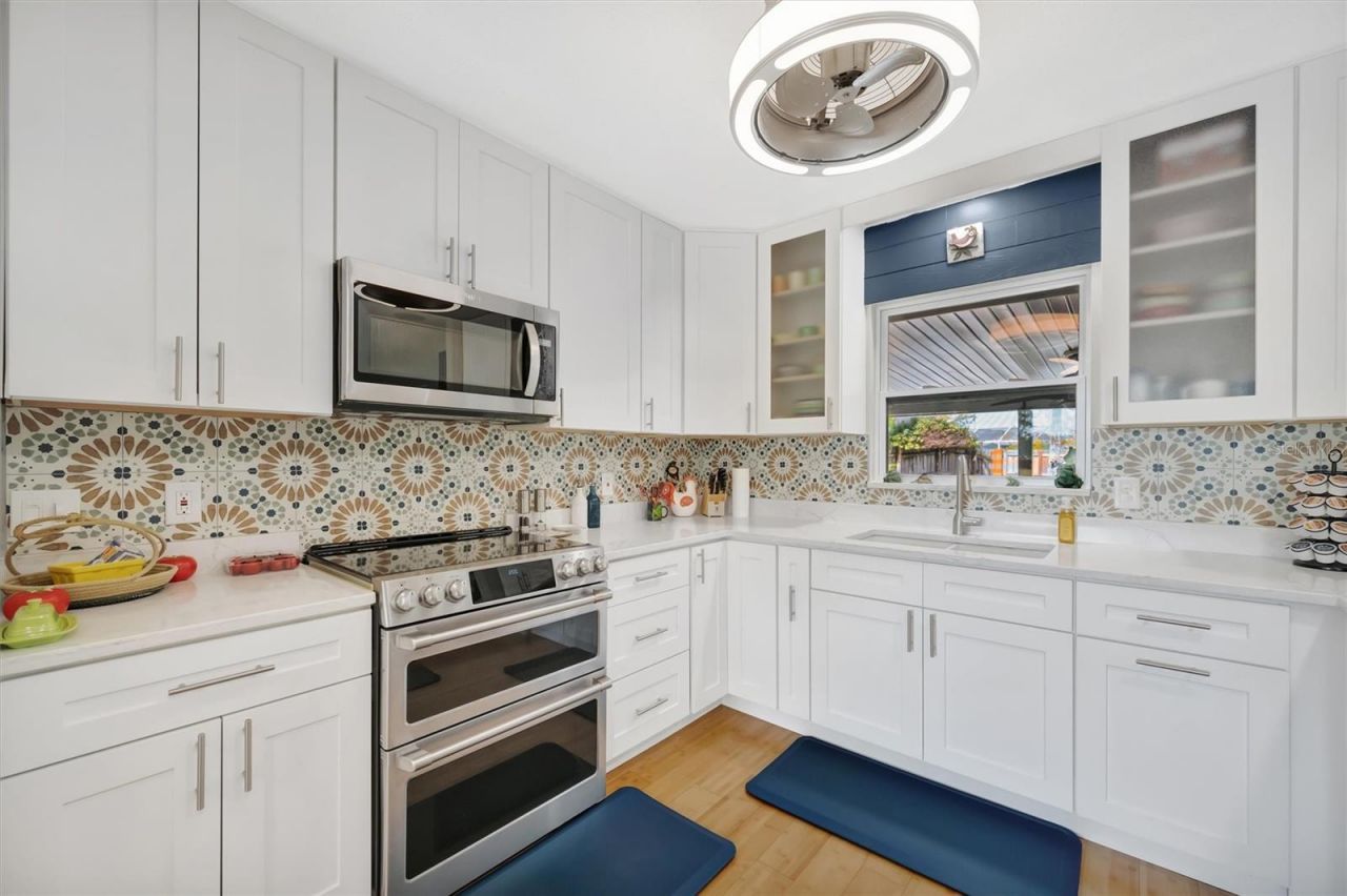 5918 8th Avenue Drive W, Bradenton, FL 34209 Photo