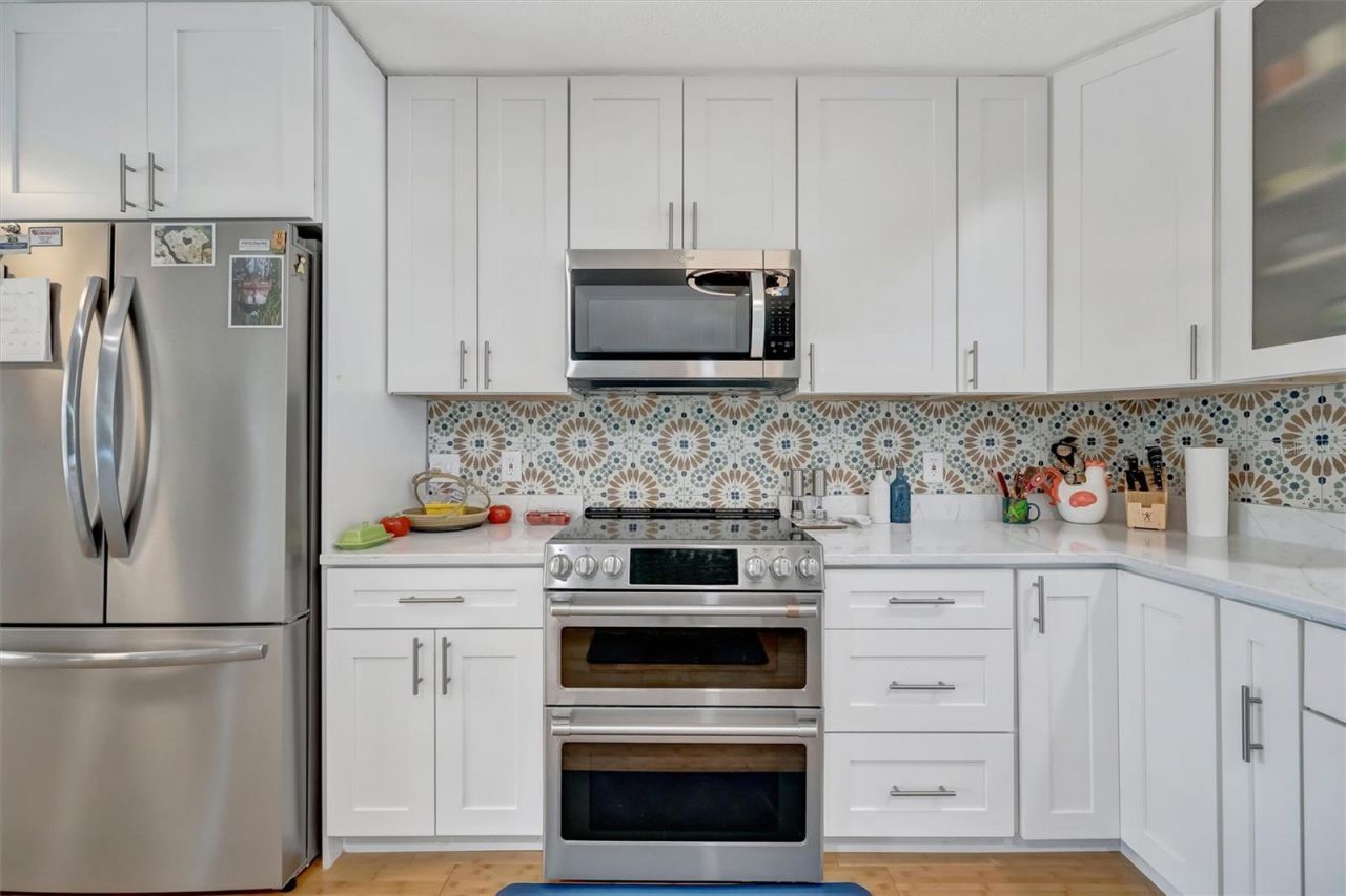 5918 8th Avenue Drive W, Bradenton, FL 34209 Photo