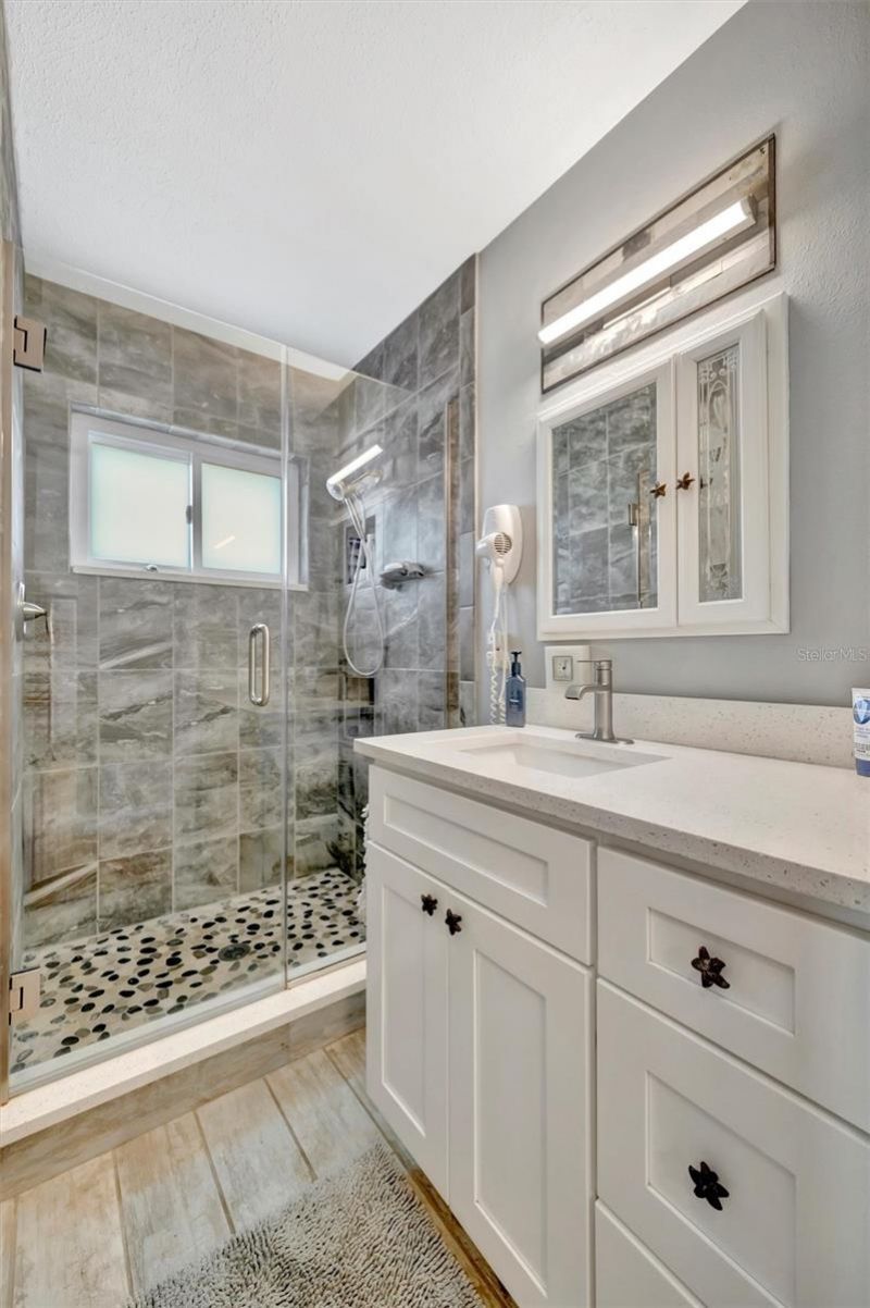 5918 8th Avenue Drive W, Bradenton, FL 34209 Photo