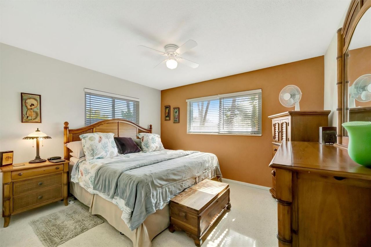 5918 8th Avenue Drive W, Bradenton, FL 34209 Photo