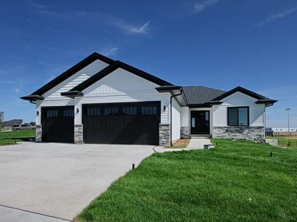 804 Windam Dr., Solon, IA 52333