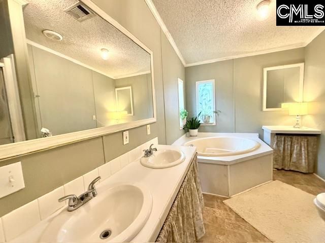 1892 Blacksgate East Road Photo 16