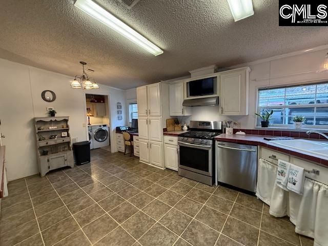 1892 Blacksgate East Road Photo 9