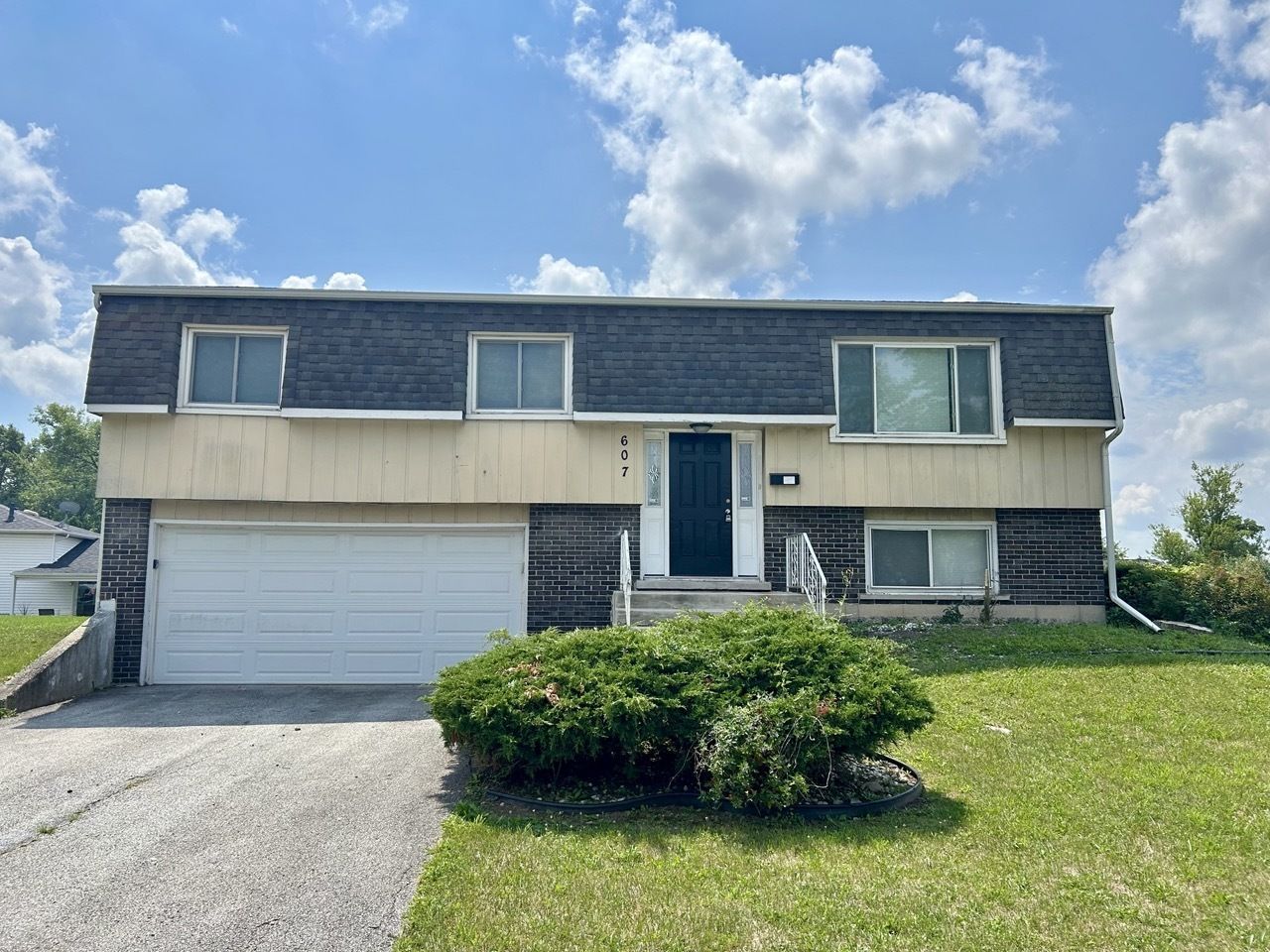 607 Sullivan Lane, University Park, IL 60484