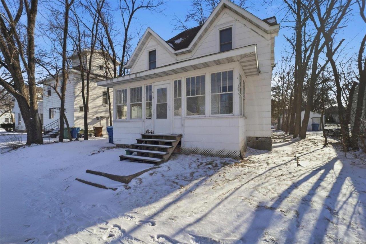 413 Conger Street, Waterloo, IA 50703 Main Photo