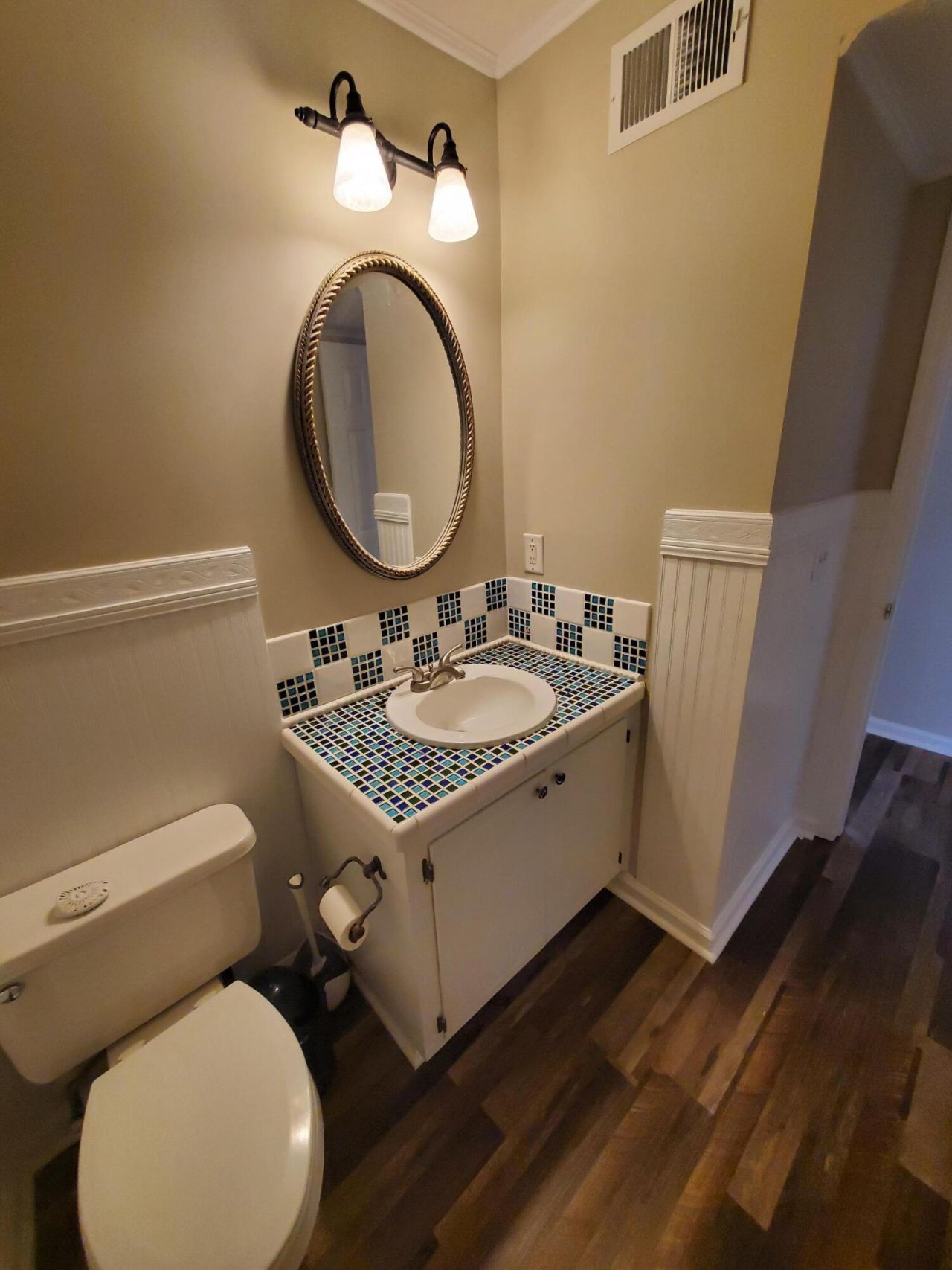 381 Arlington Drive Photo 10