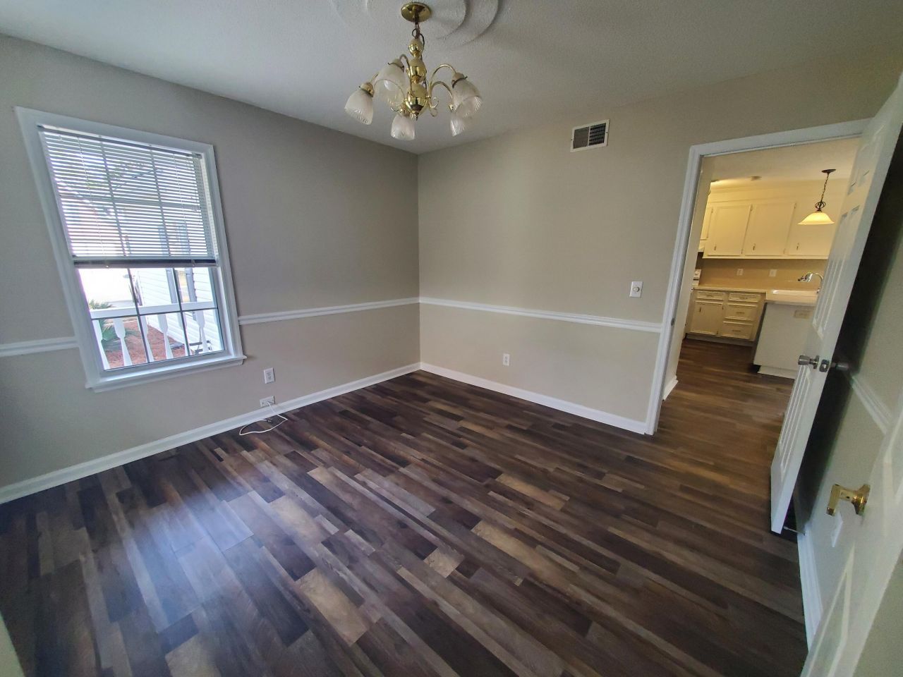 381 Arlington Drive Photo 12