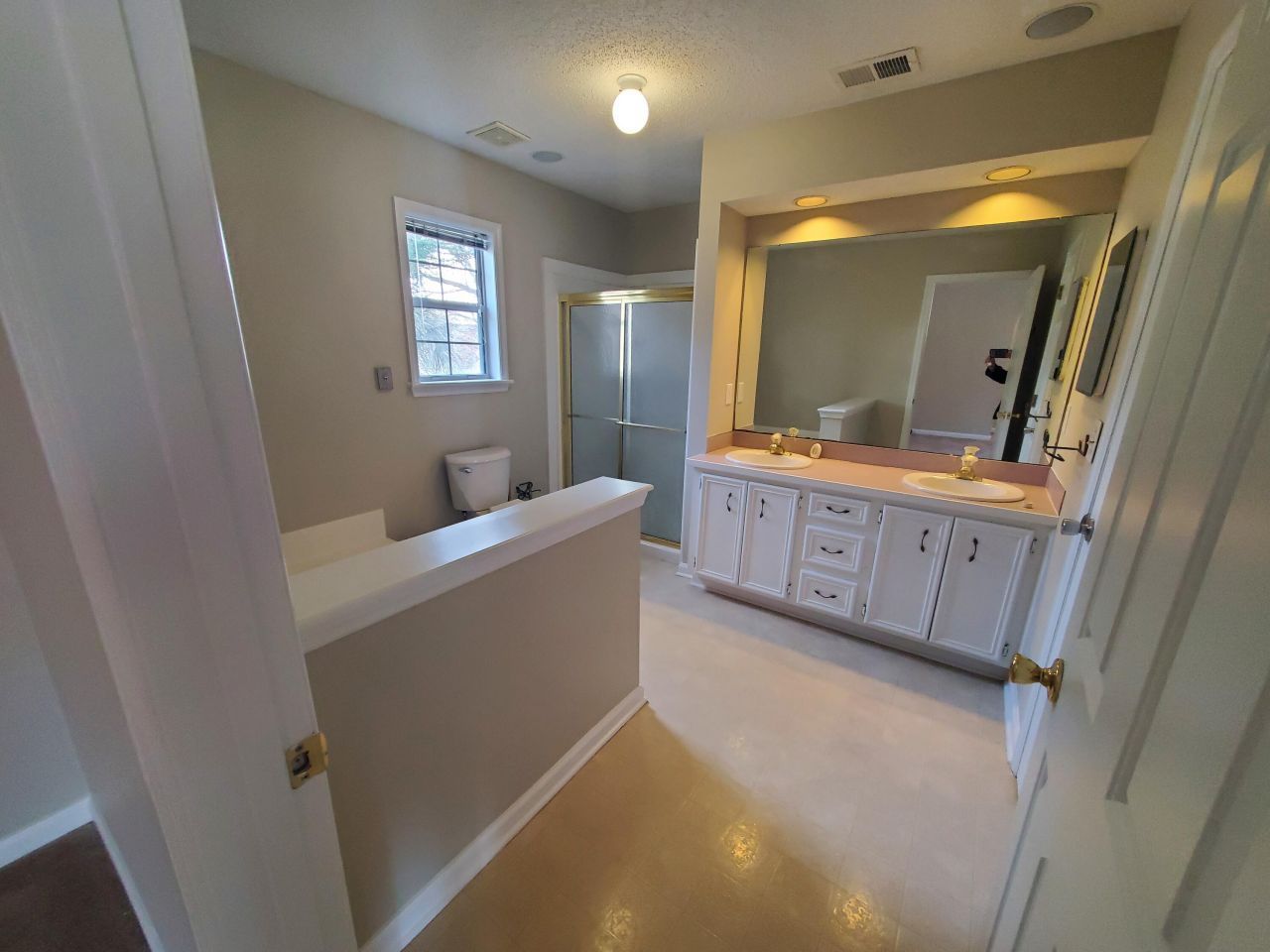 381 Arlington Drive Photo 14