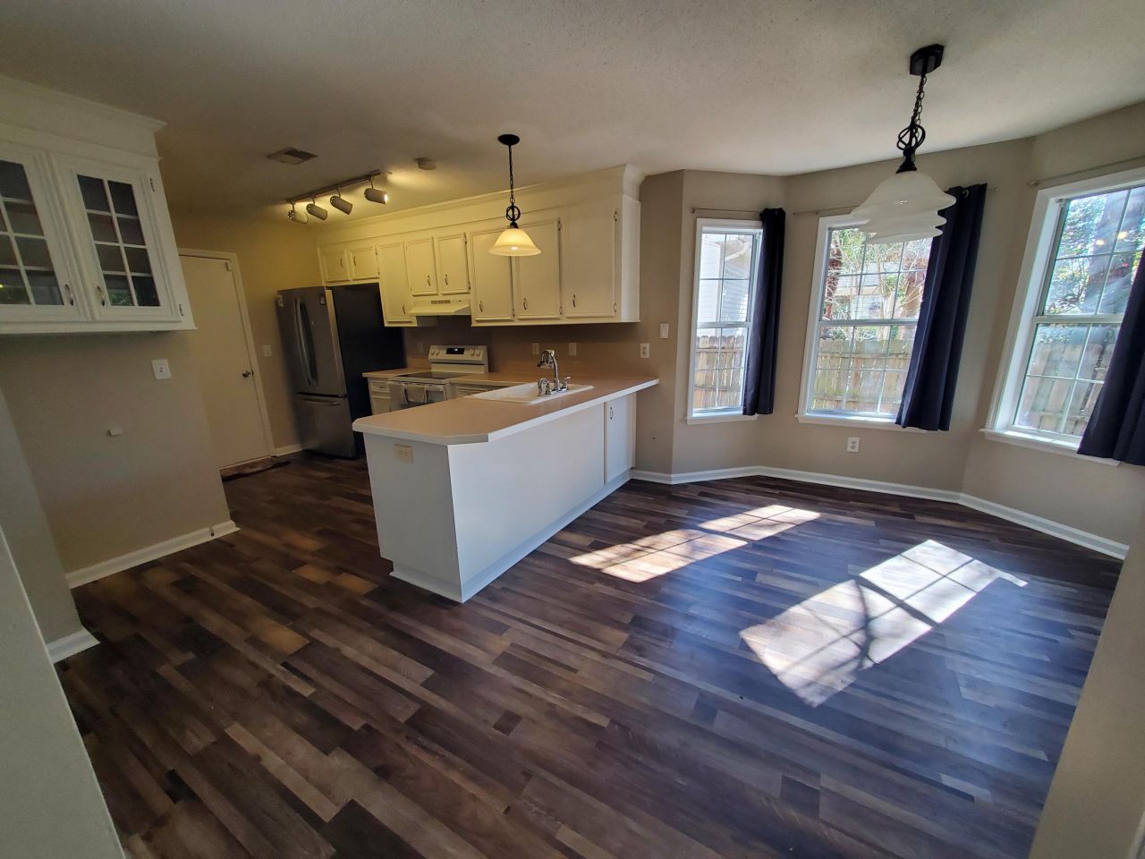 381 Arlington Drive Photo 6