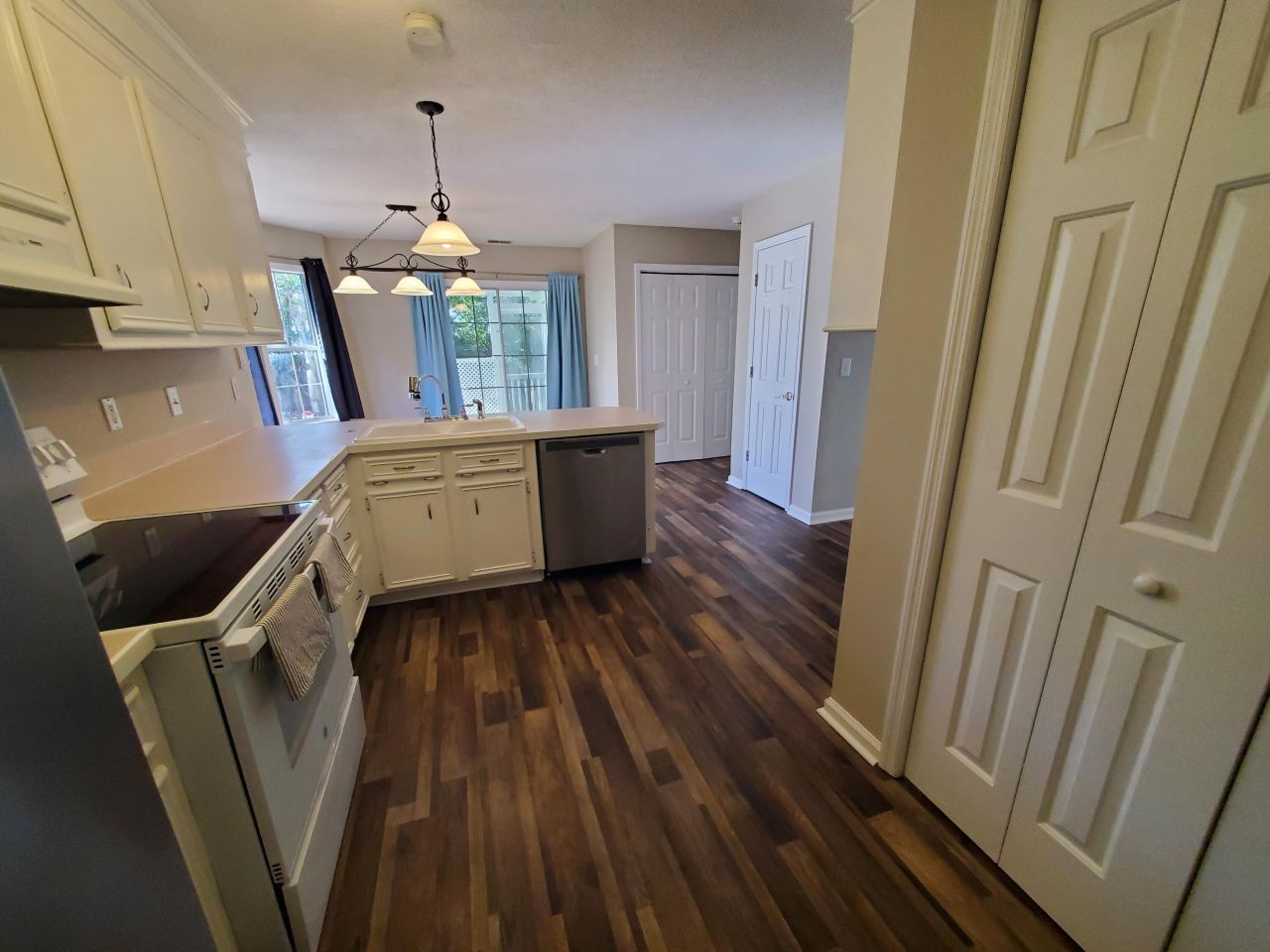 381 Arlington Drive Photo 7