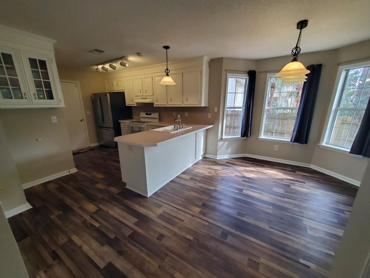 381 Arlington Drive Photo 8