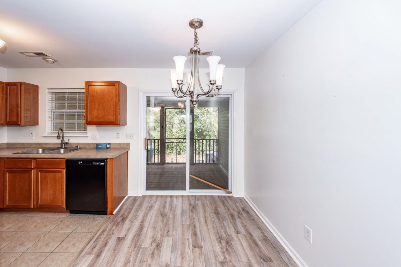 444 Doane Way Photo 7